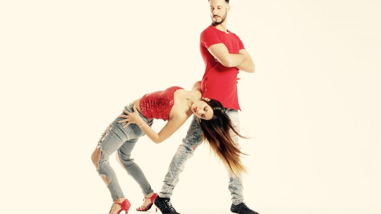 dance-partner-2751838_1920