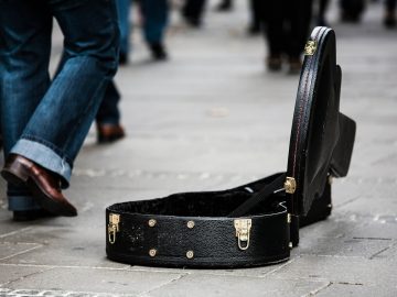 guitar-case-485112_1920
