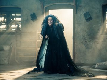 la-et-mn-into-the-woods-trailer-meryl-streep-johnny-depp-20141106