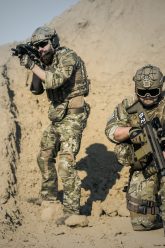 war-desert-guns-gunshow-163523